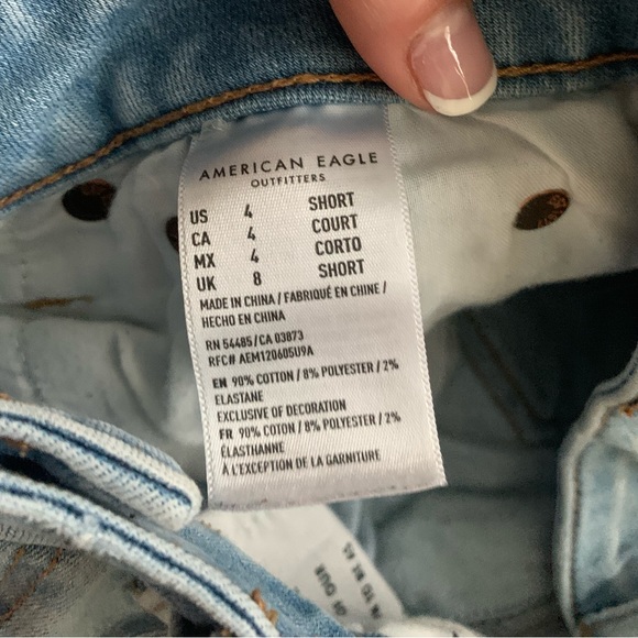 AE light jean size 4 with styled wear - Picture 3 of 5